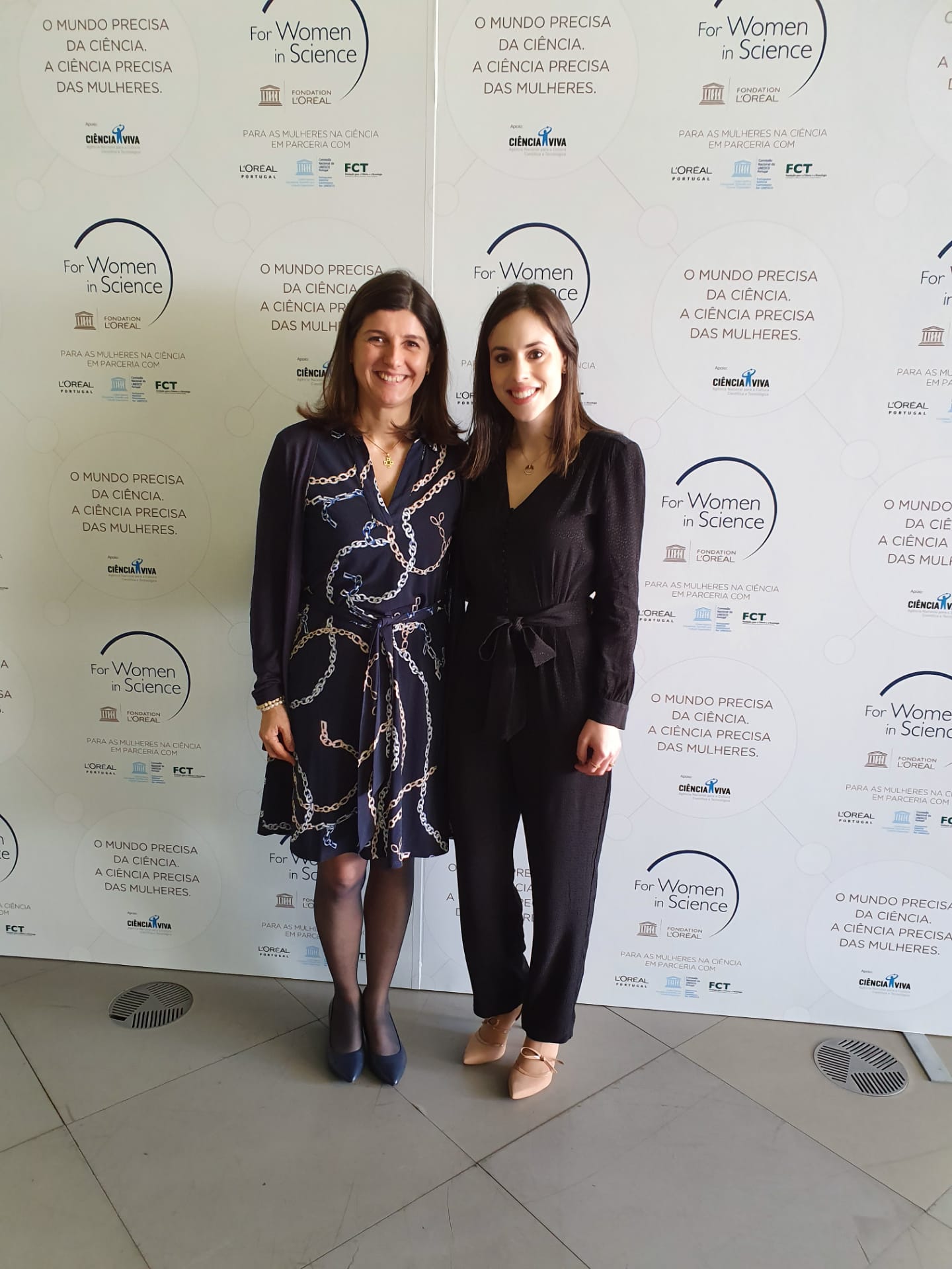 Diana Priscila Pires com a professora Joana Azeredo